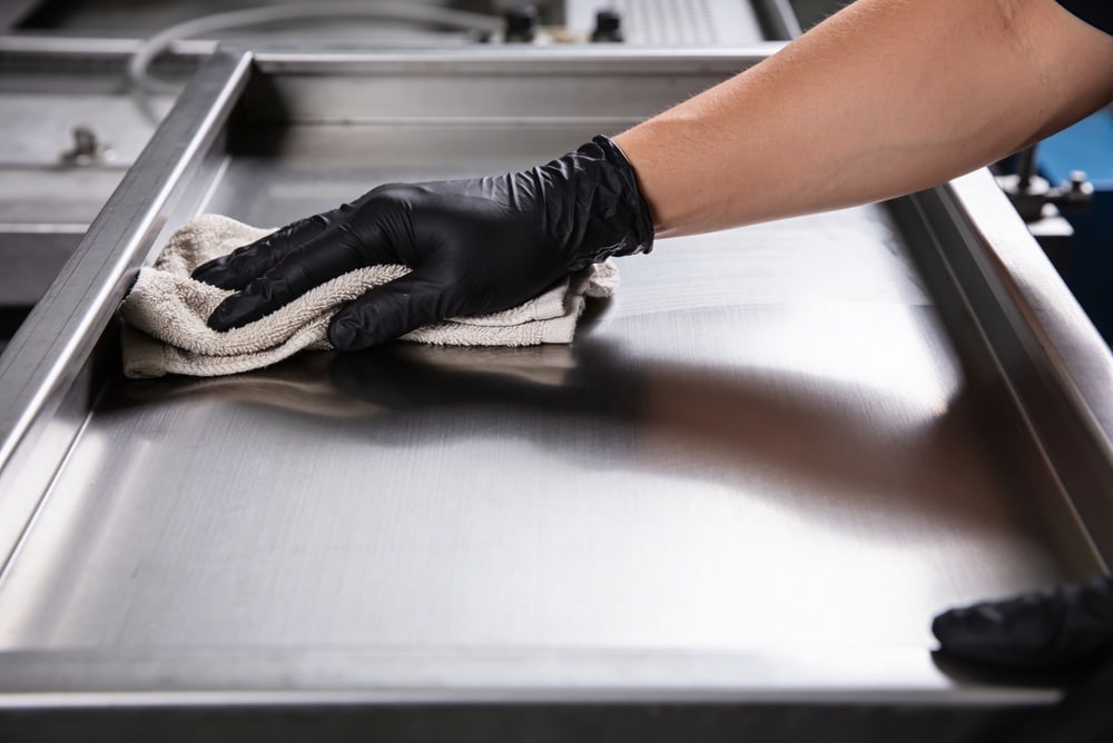 Materiaal en schoonmaakpunten binnen een bedrijfslocatie