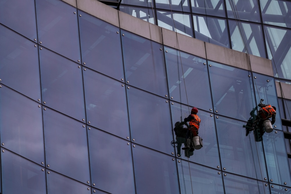 Gevelreiniging Purmerend met inspectie van gevel, plint en vervuiling