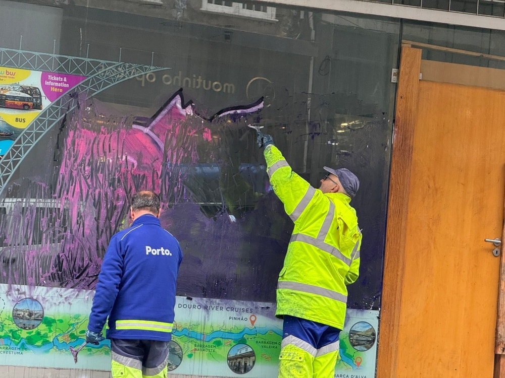 Oplevering na graffiti verwijderen Delft