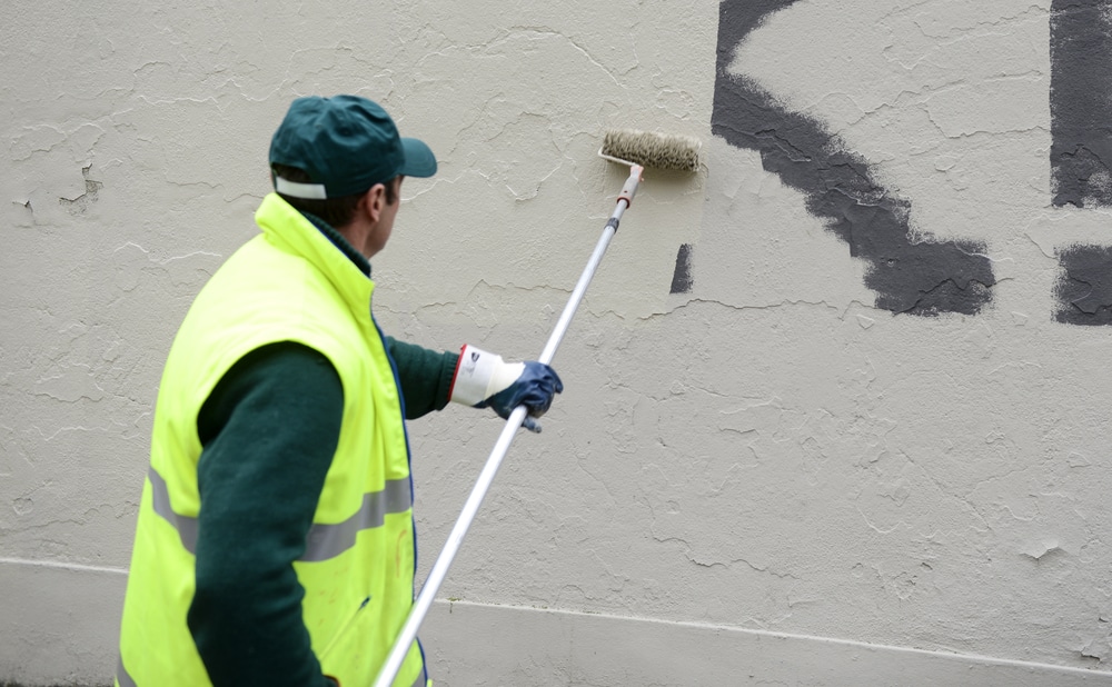 Uitvoering van graffiti verwijderen Gouda