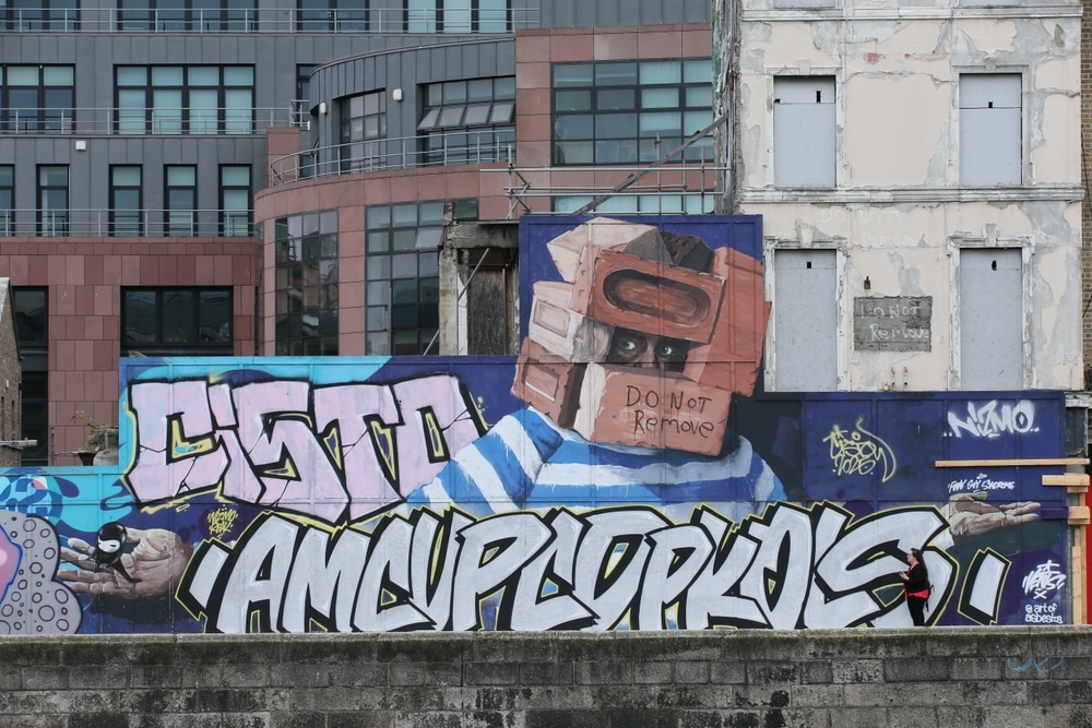 Uitvoering van graffiti verwijderen Hilversum