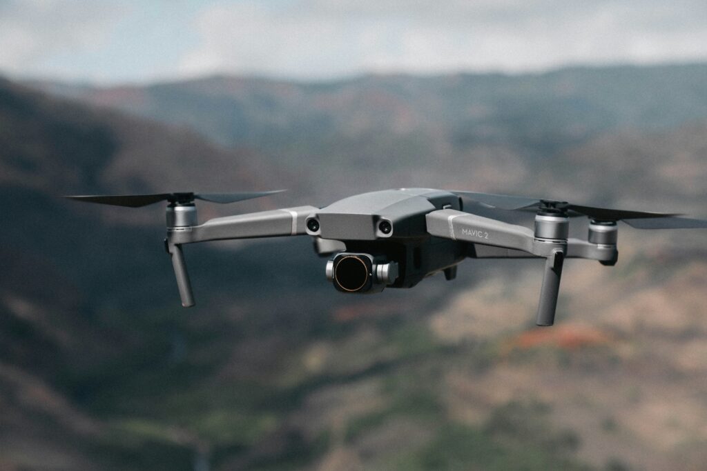 Drone glazenwasser met aandacht voor veiligheid en omgeving