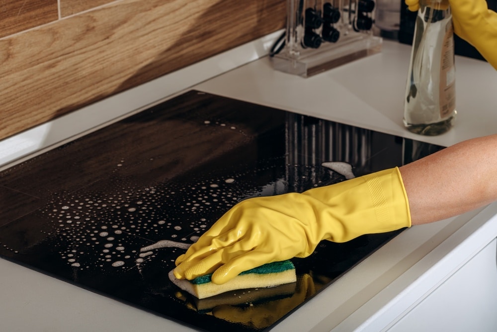 Keukenapparatuur schoonmaken vetpunten