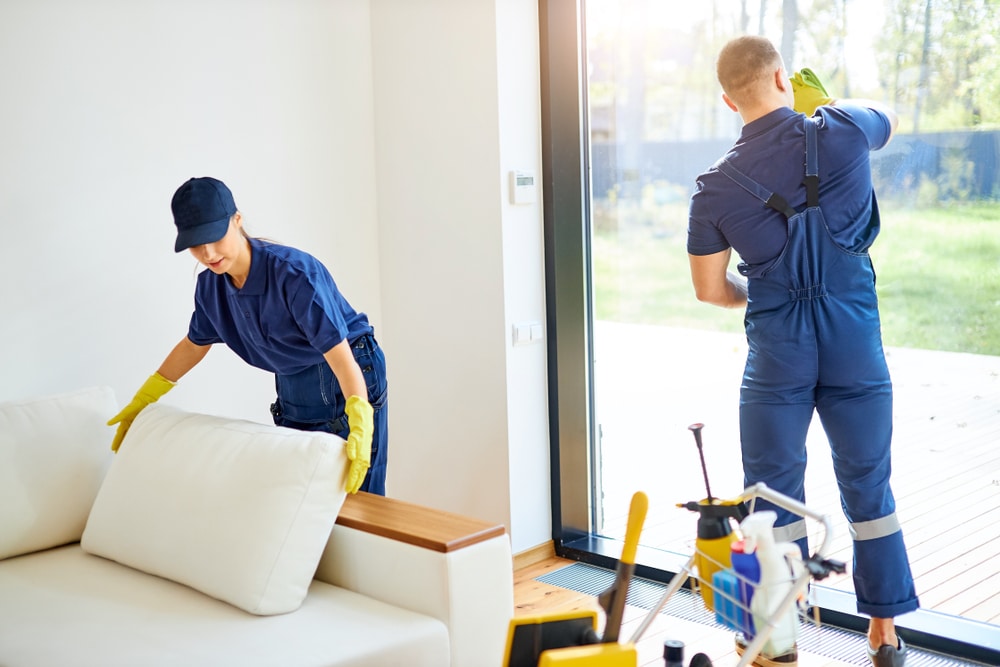 Schoonmaakbedrijf Spijkenisse met aandacht voor winkelentree