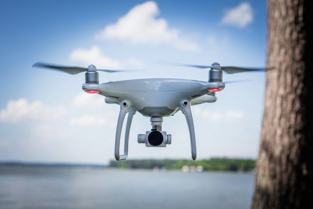 Drone glasbewassing bij moeilijk bereikbare glaspartij